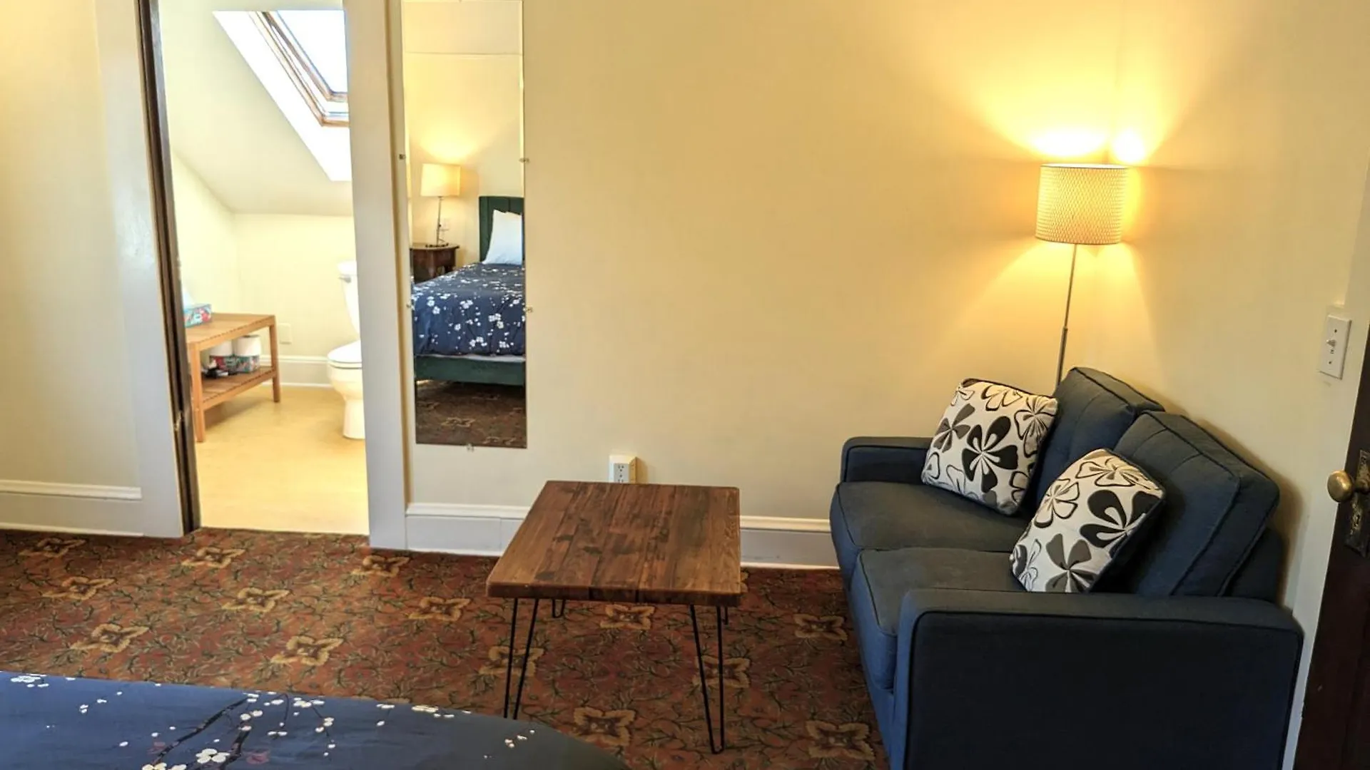 Bluebird Guesthouse Portland Inn