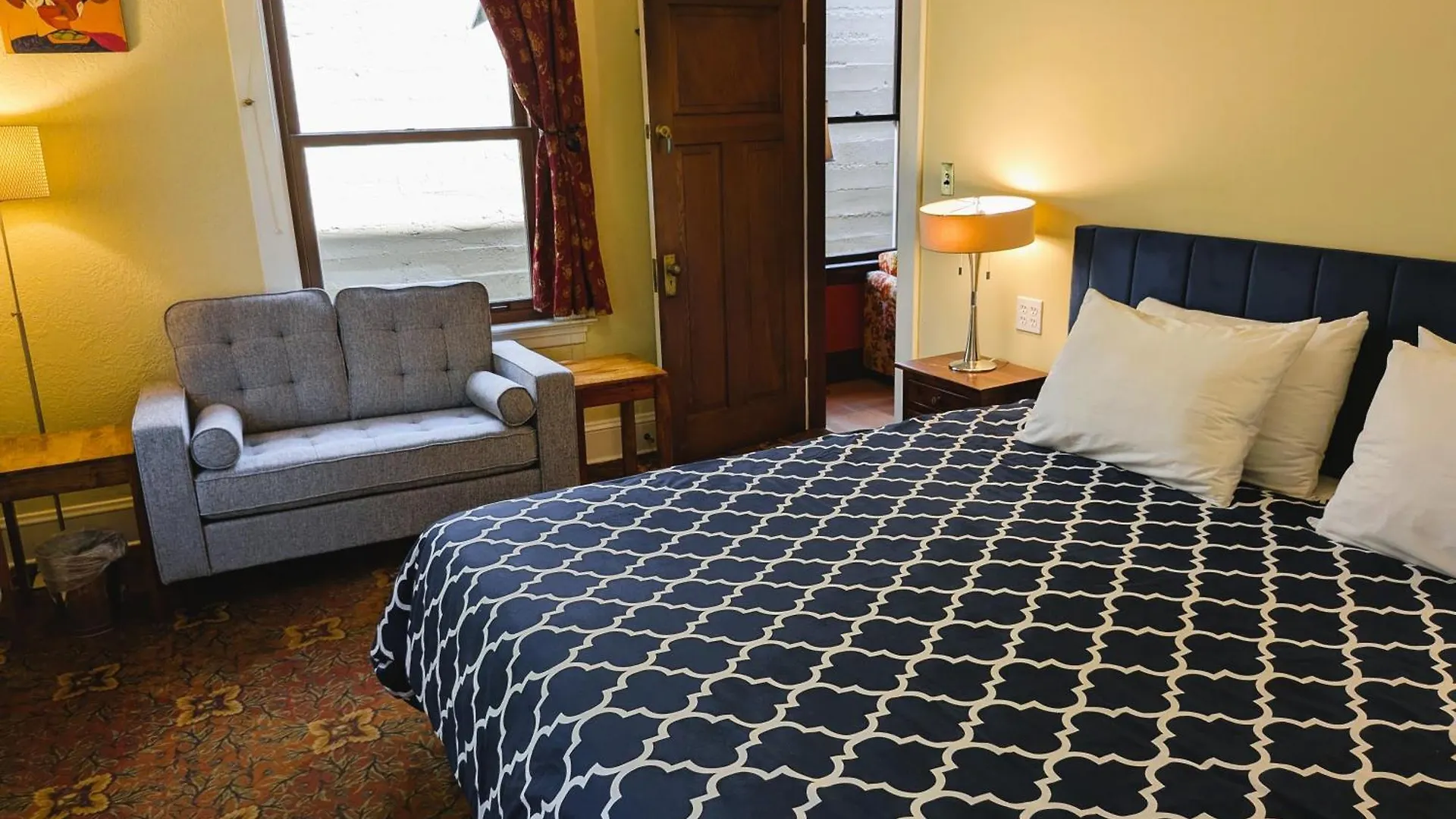 Bluebird Guesthouse Portland 2*,  United States