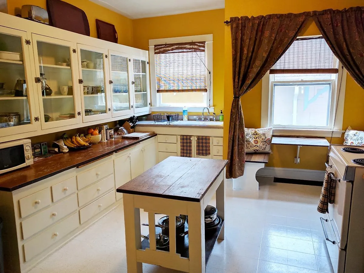 Bluebird Guesthouse Portland United States